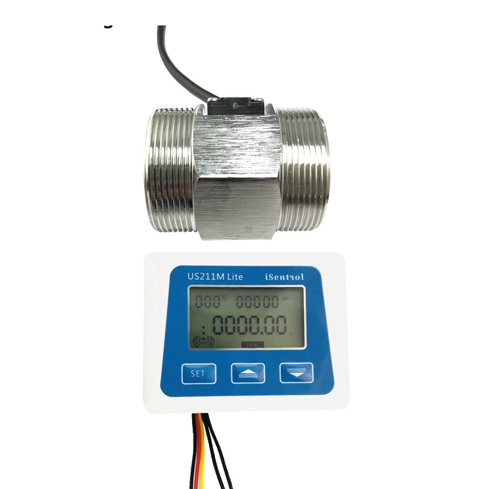 Front view of the portable digital flowmeter displaying real-time flow rate, connected to the SUS304 turbine sensor.
